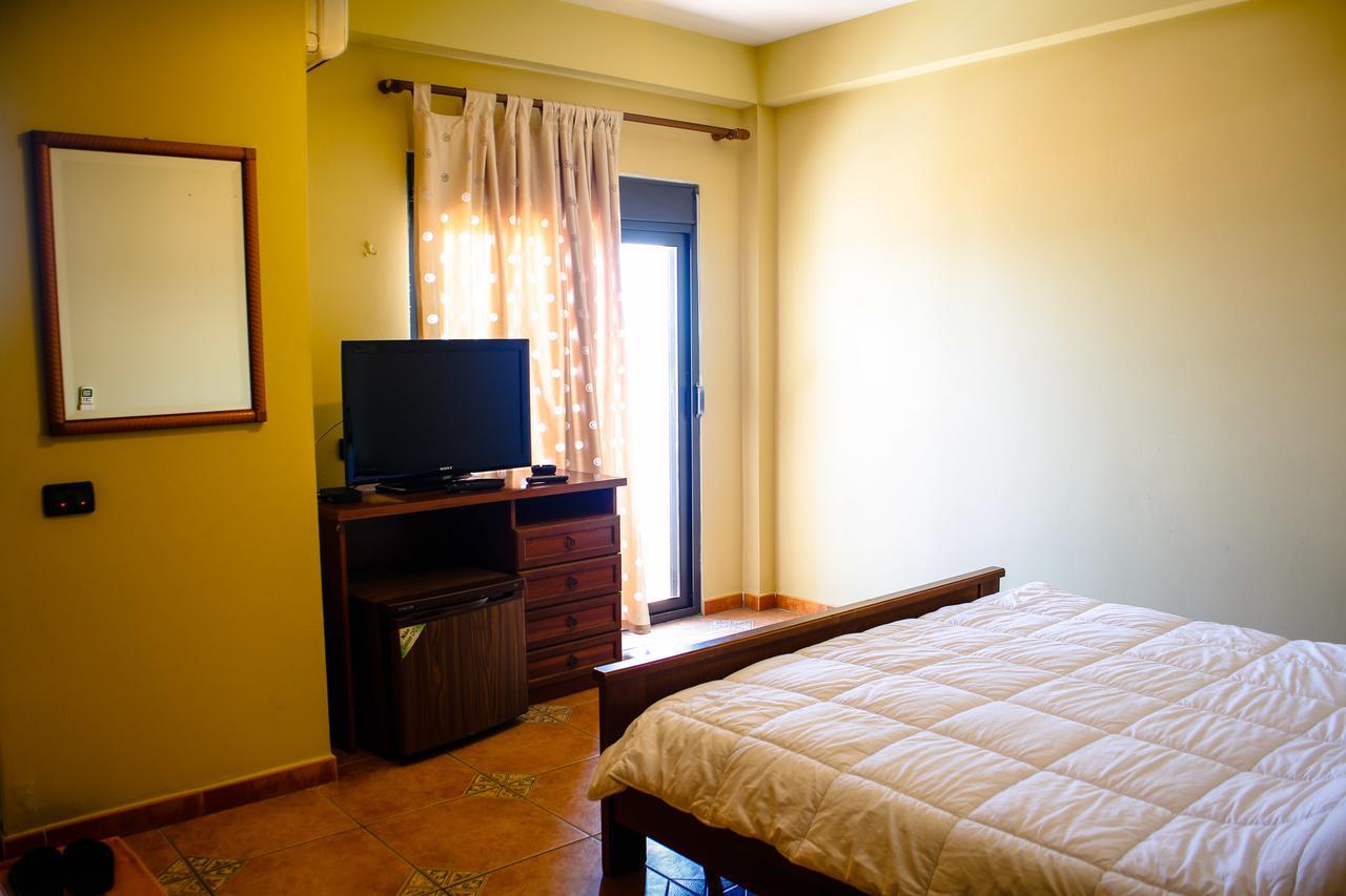 Hotel La Quercia Durres Exterior photo