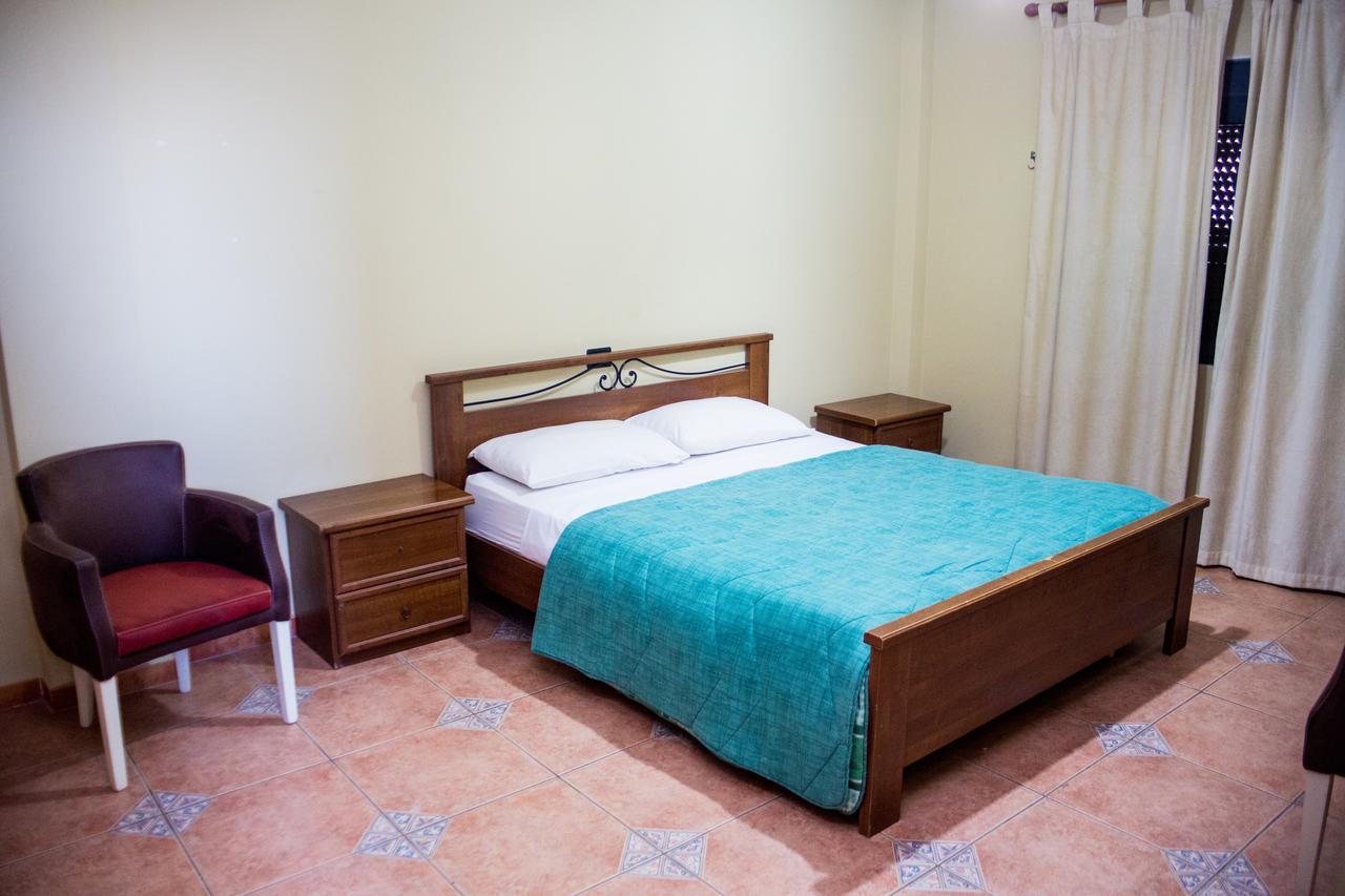 Hotel La Quercia Durres Exterior photo